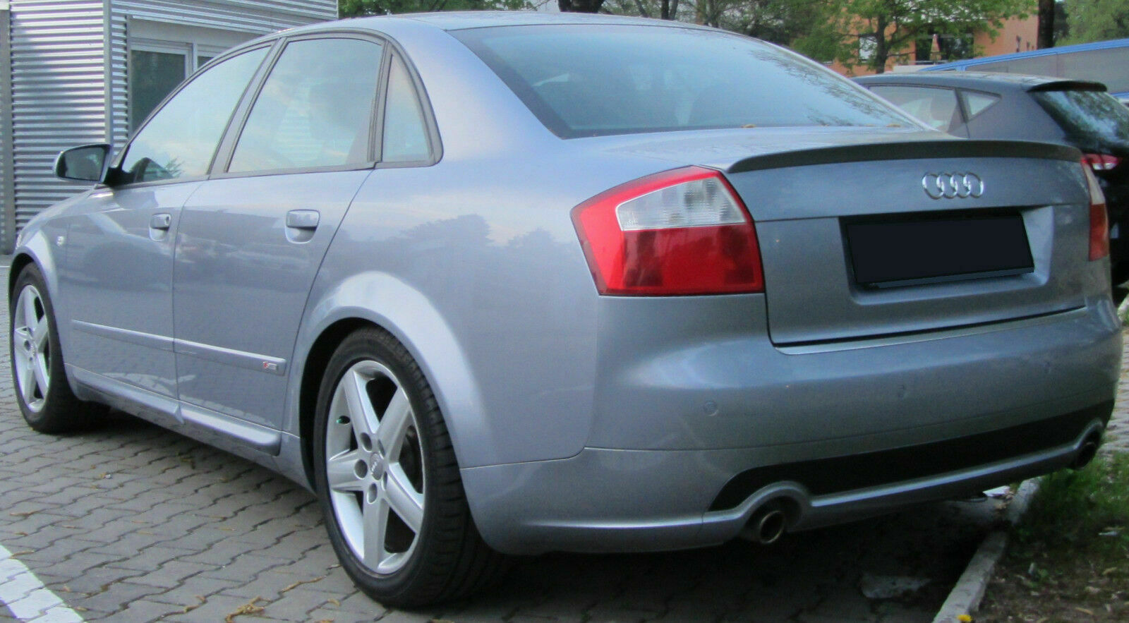 AUDI A4 B6  REAR WING